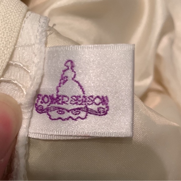 VINTAGE OFF WHITE LACE DRESS - Picture 5 of 11